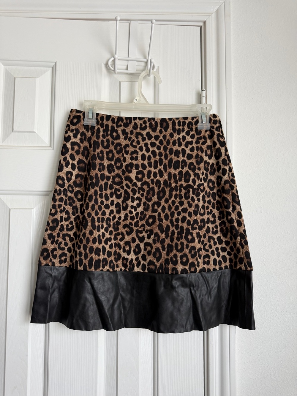 Michael Kors Leopard Print Faux Leather Mini Skirt – Size S